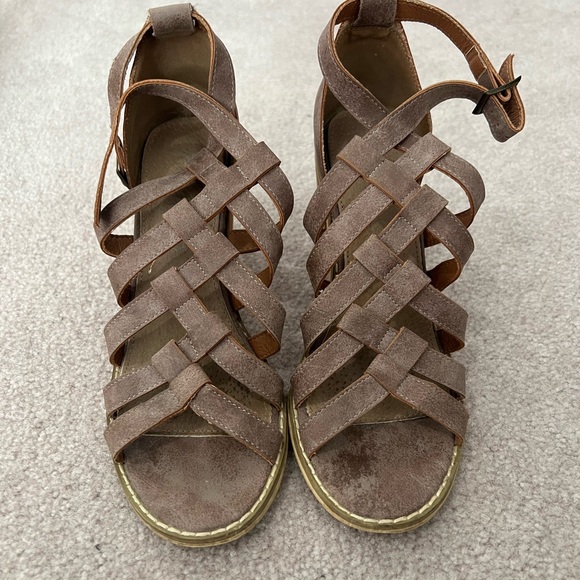 Mi.iM Shoes - Women's MI IM Brown Strappy Sandals
